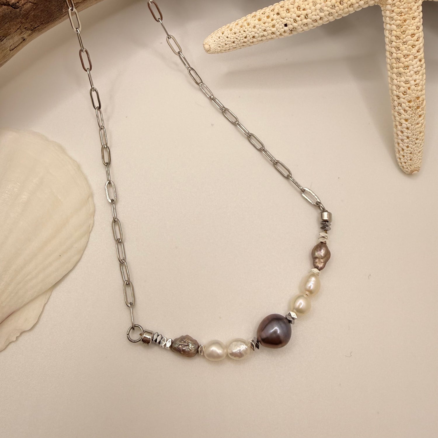 Coastal Contrast Pearl