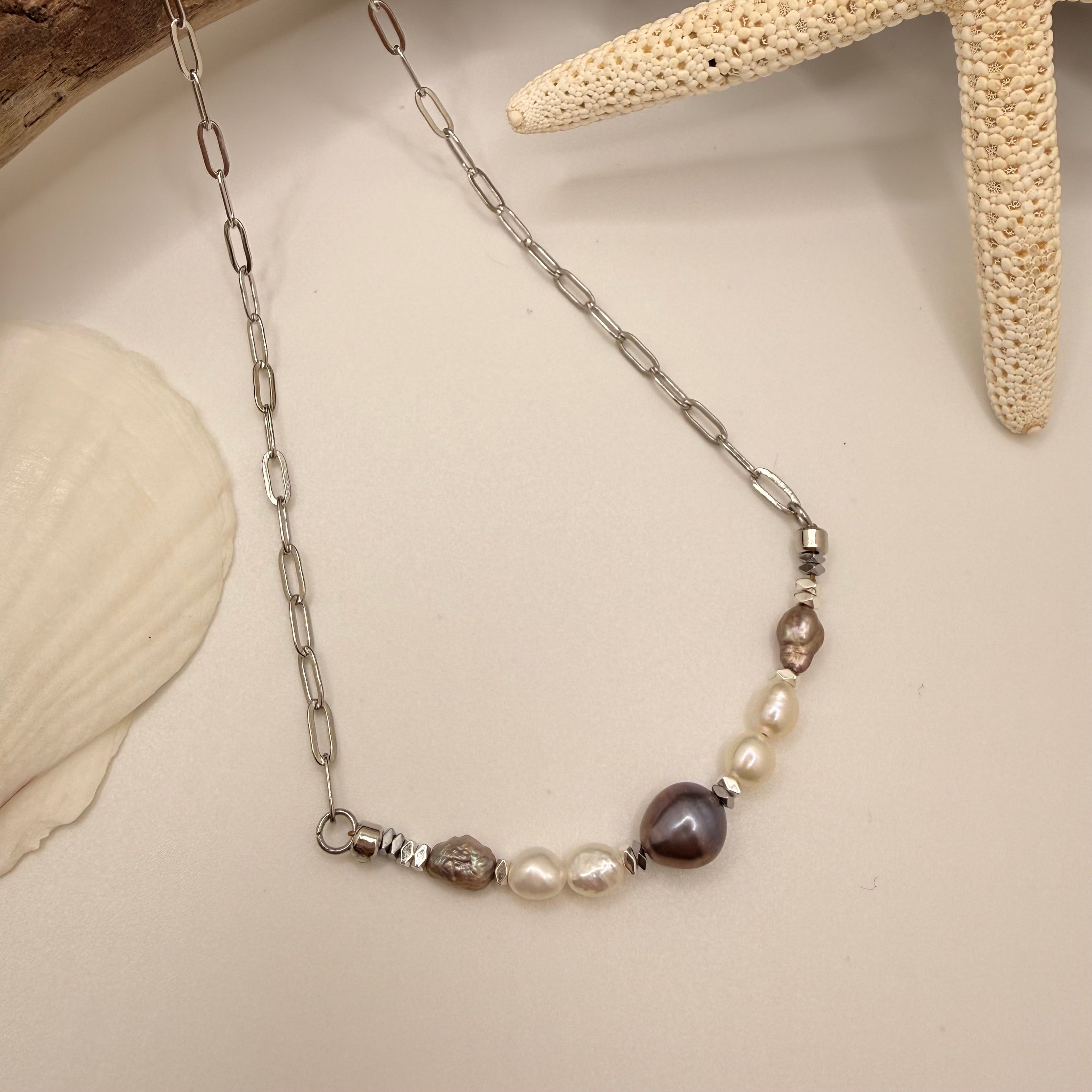 Coastal Contrast Pearl