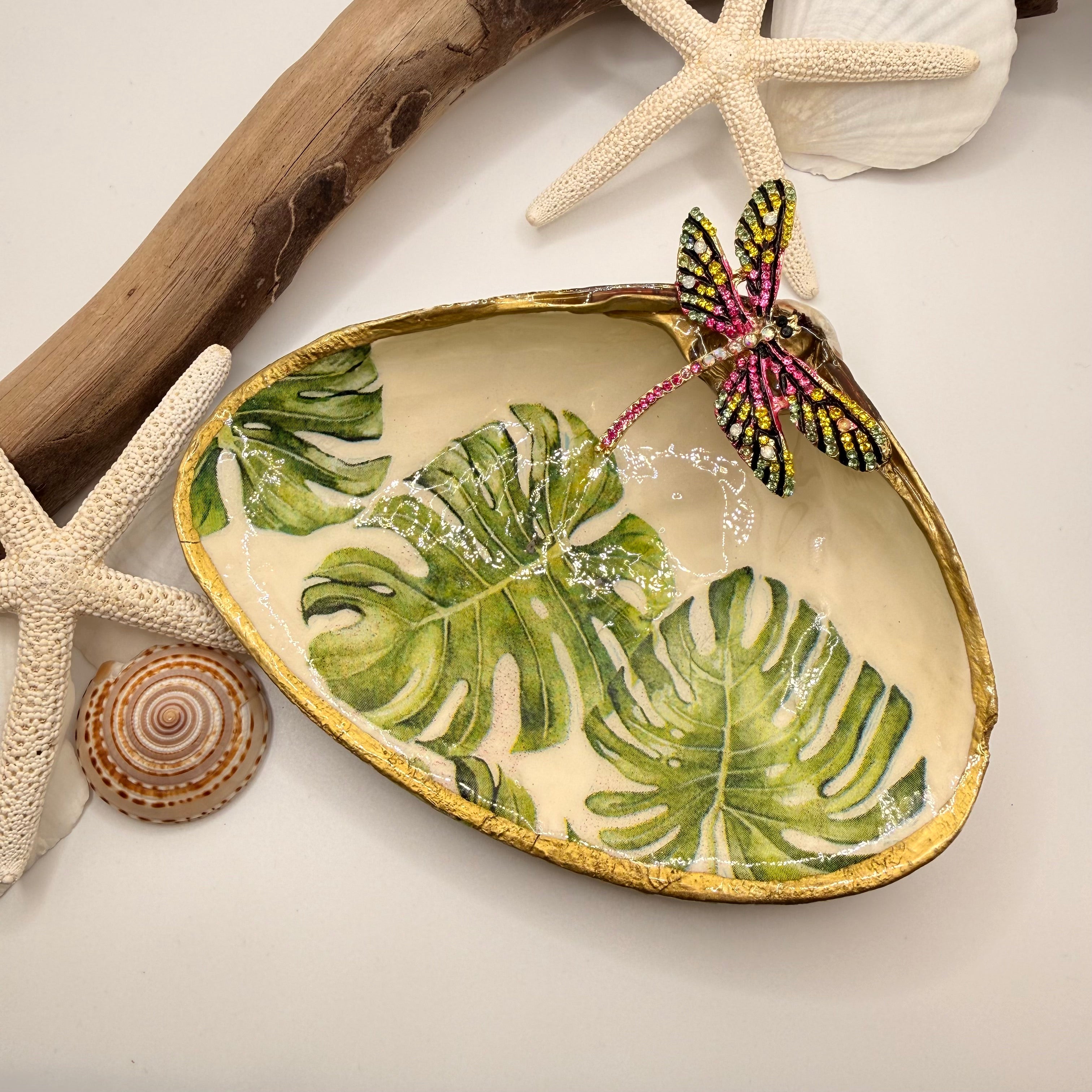 Tide to Treasure Clam Shell Trinket Dish